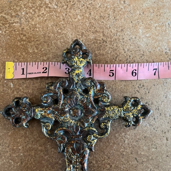 Ornate Brass Bronze Metal Wall Cross - Picture 3 of 4